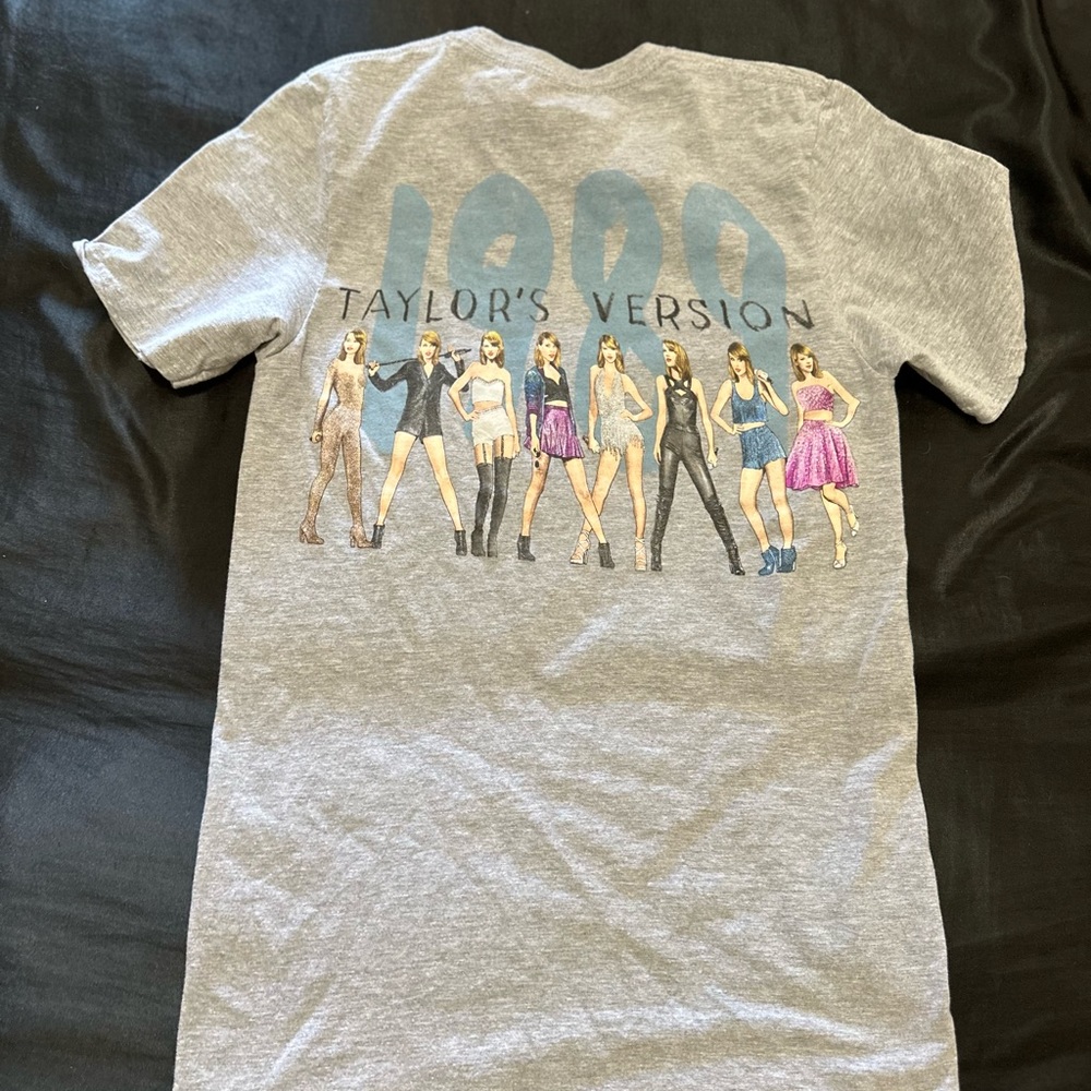 Taylor Swift 1989 Shirt size XS
